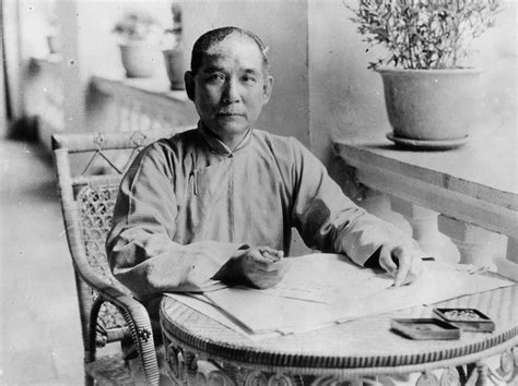 Sun sen - Szun Jat-szen (kínai írással: 孫逸仙, angolos írásmóddal: Sun Yat-sen, mandarin olvasatban: Sun Yixian, népszerű magyar átírásban Szun Ji-hszien; Kínában ismertebb nevén Sun Zhongshan, 孫中山, Szun Csung-san; (1866. november 12. – 1925. március 12.) kínai forradalmár, köztársaságpárti politikus, az utókor értékelése szerint „a kínai forradalom atyja ...